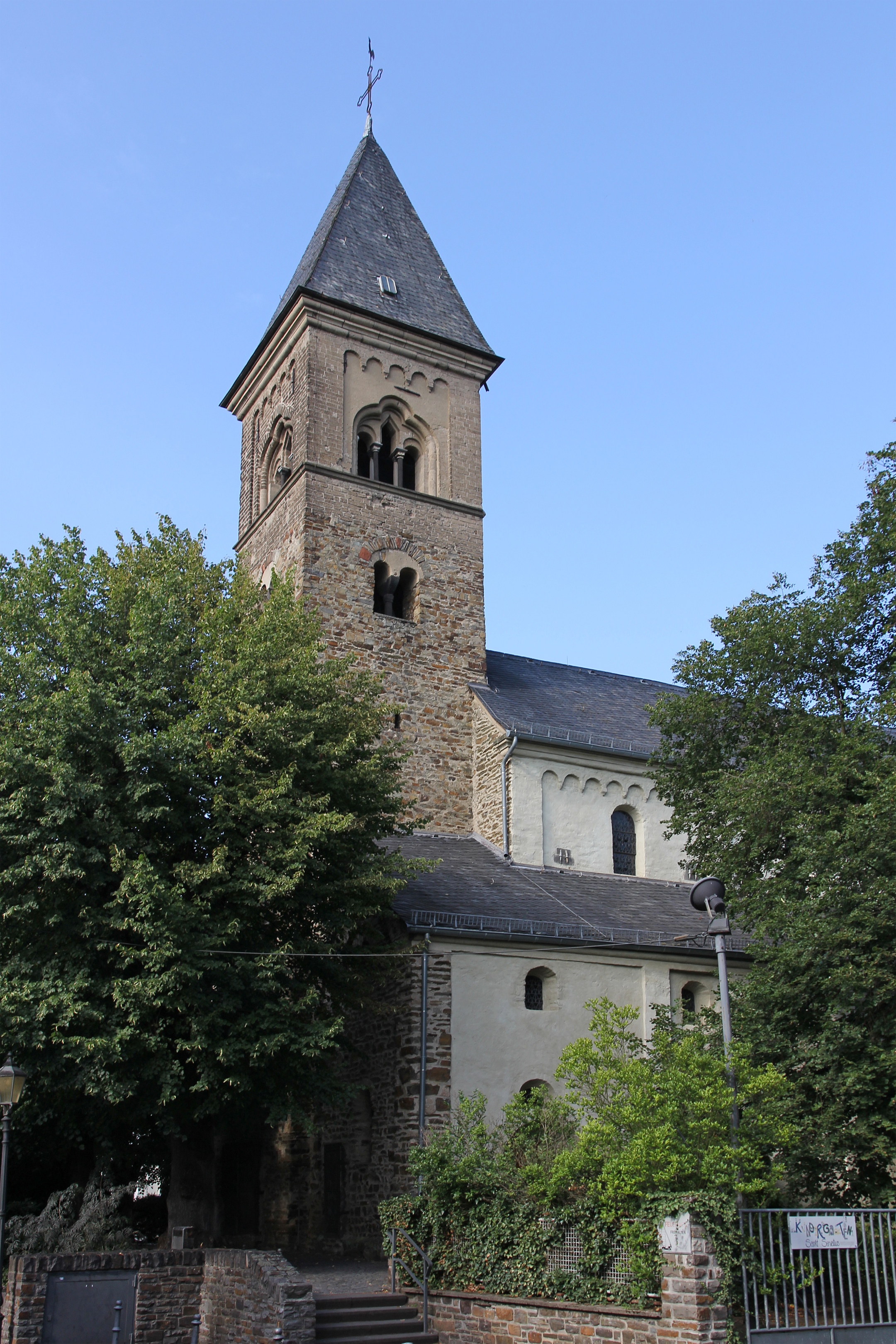 Die alte Servatiuskirche in Koblenz-Güls